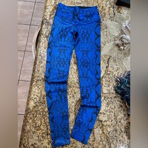 Black line by Noli Blue and Black Snake Print Leggings size XS